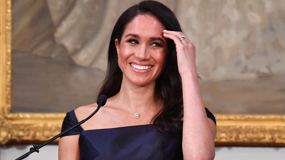 Herzogin Meghan: Ihre teuersten Looks. Seit ihrer Hochzeit mit Prinz Harry ist Herzogin Meghan eines der berühmtesten Mitglieder des britischen Königshauses – und schon jetzt berüchtigt für ihren exklusiven Modegeschmack. Zu ihrem 39. Geburtstag haben wir die teuersten Looks der Herzogin zusammengestellt.