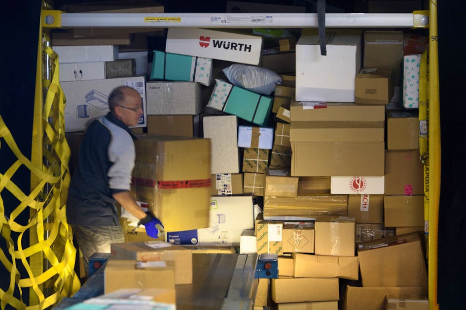 Rabatte: Päckli verschicken wird billiger – mit der richtigen Etikette ...