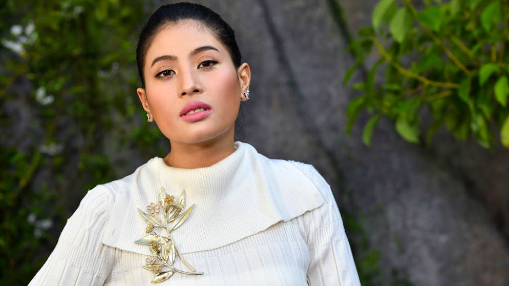 Kennen Sie diese Monarchen?. Zuvor war sie diejenige, über die die Boulevardpresse – vor allem die modeaffinen – aus dem thailändischen Königshaus am ehesten berichteten: Prinzessin Sirivannavari Nariratana, Maha Vajiralongkorns Tochter aus zweiter Ehe, hat sich bereits als Designerin versucht und ist auf Fashion Shows ein gern gesehener Gast.