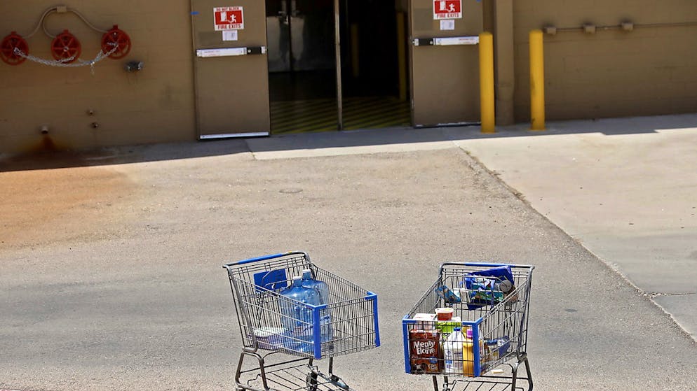 Vingt morts dans une fusillade au Texas. En fin de matinée, la police d'El Paso a appelé la population à rester à l'écart de la zone.