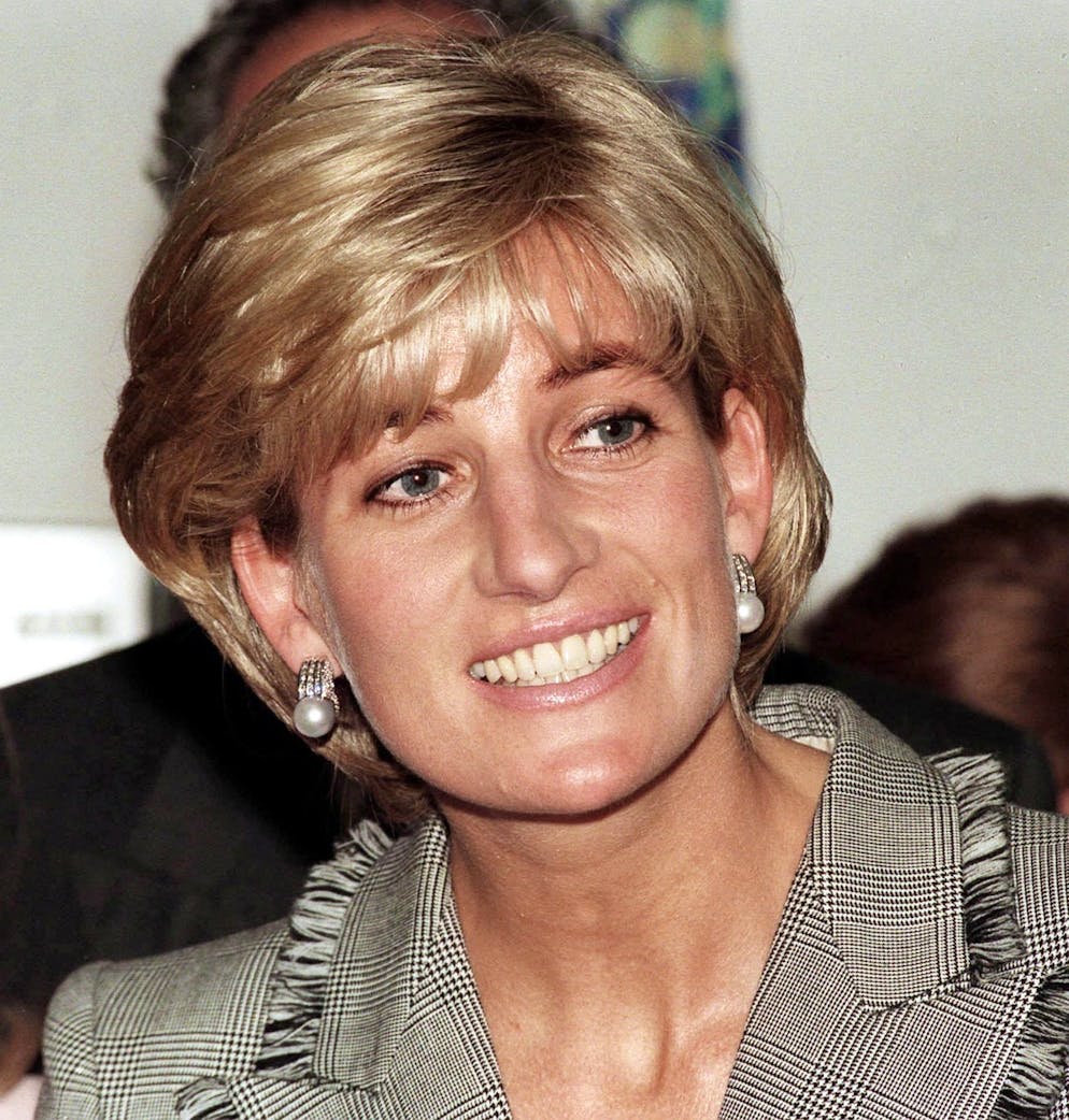 Les carrières auxquelles les princesses ont dû renoncer. Lady Di était assistante dans un jardin d'enfants avant son mariage avec le prince Charles.