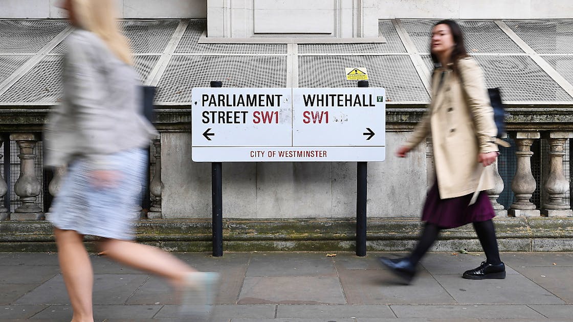London legt Pläne offen: Londons Szenario für No-Deal-Brexit prophezeit ...