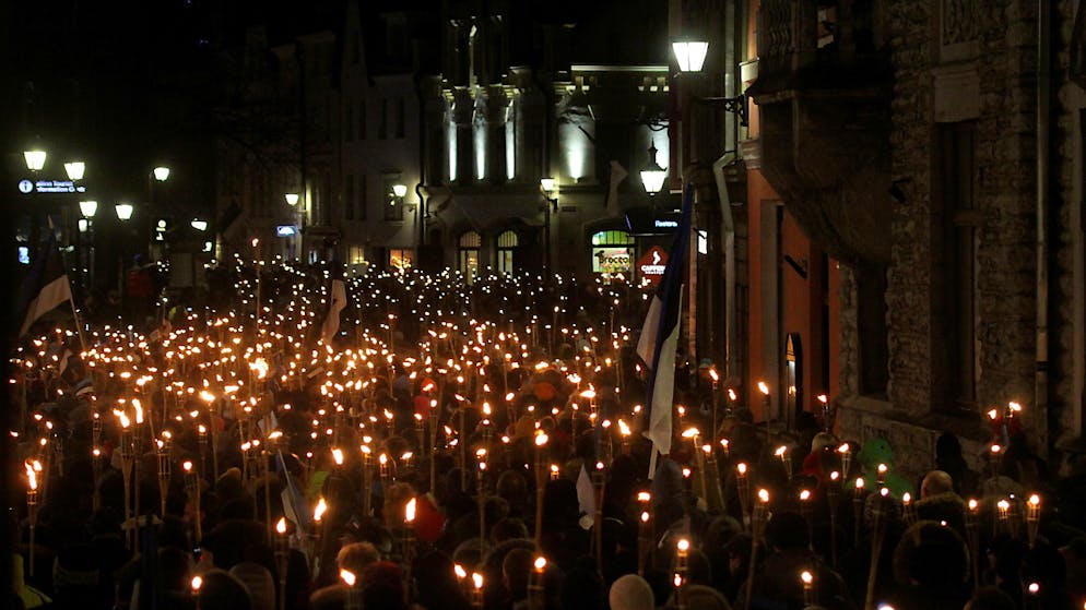 In Estland sind am Samstag zahlreiche Menschen gegen die Regierung auf die Strasse gegangen. (Archiv-/Symbolbild)