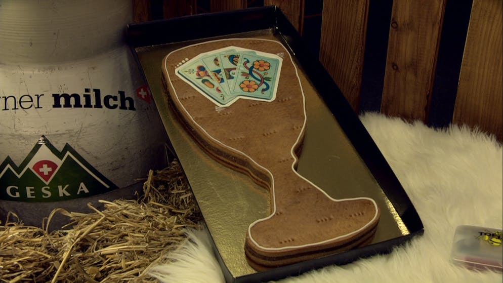 «Top Jass»: Die Bilder. Der eigentliche Hauptpreis: Der einzige essbare Jass-Pokal der Welt.