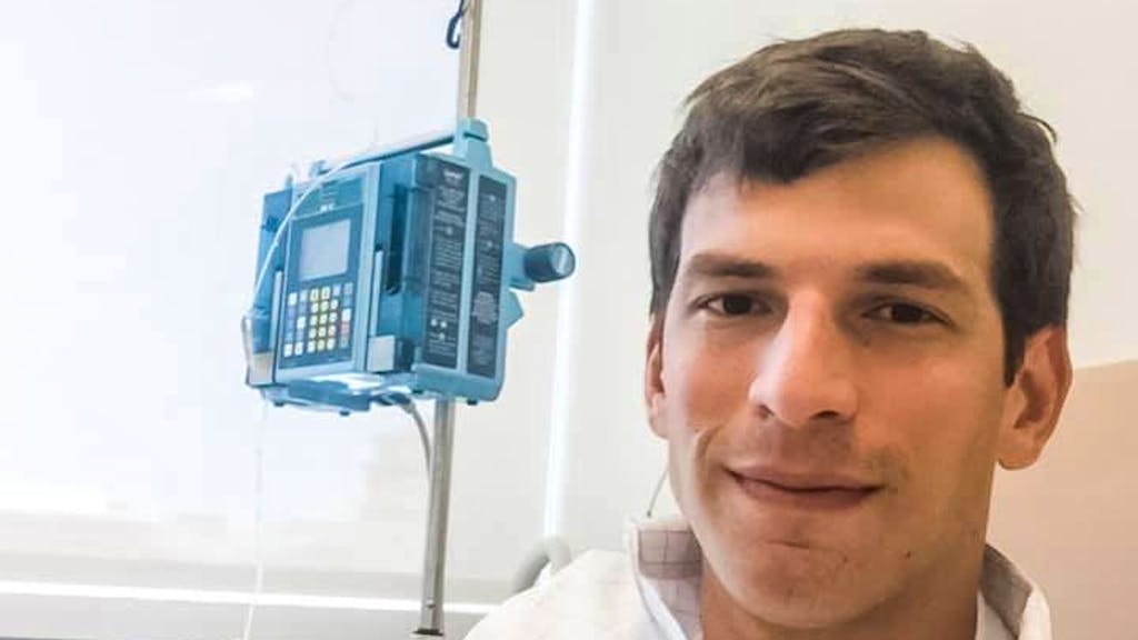 Neue Therapie entdeckt. Er lag schon auf dem Sterbebett – Medizinstudent heilt sich selbst