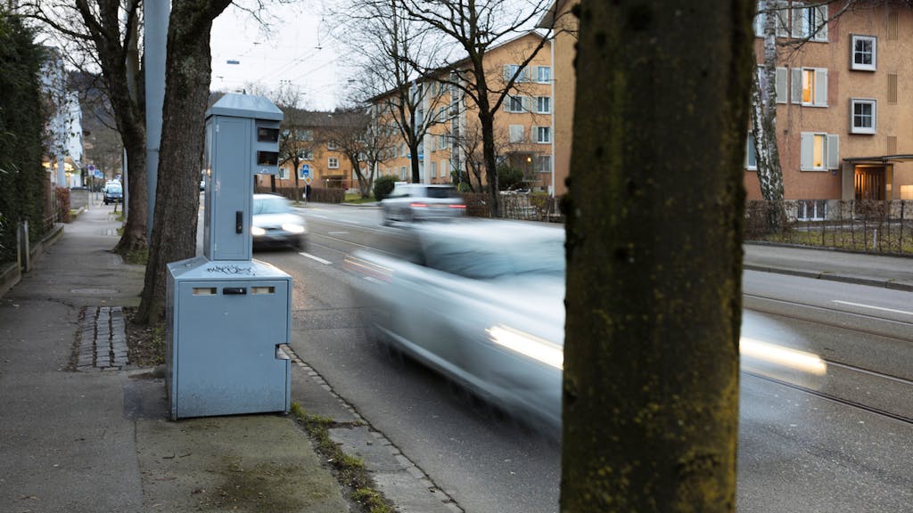 Strassenverkehr. Nationalrat ist nachsichtig mit Autofahrern, die zu schnell fahren