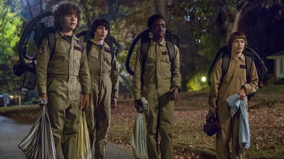 Dan Aykroyd wird wieder zum Geisterjäger. Ob Finn Wolfhard (zweiter von links) nach seinem «Ghostbusters»-Auftritt in «Stranger Things» überhaupt noch vorsprechen musste?