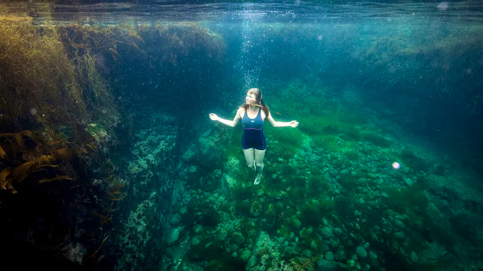 Alte Bergwerke in Cornwall laden heute zum Schwimmen ein. «Seit ich die Geschichte hinter dem durch Bergleute gemachten Pool kenne, fühle ich mich mit dem Land noch viel mehr verbunden», meint Linda. 