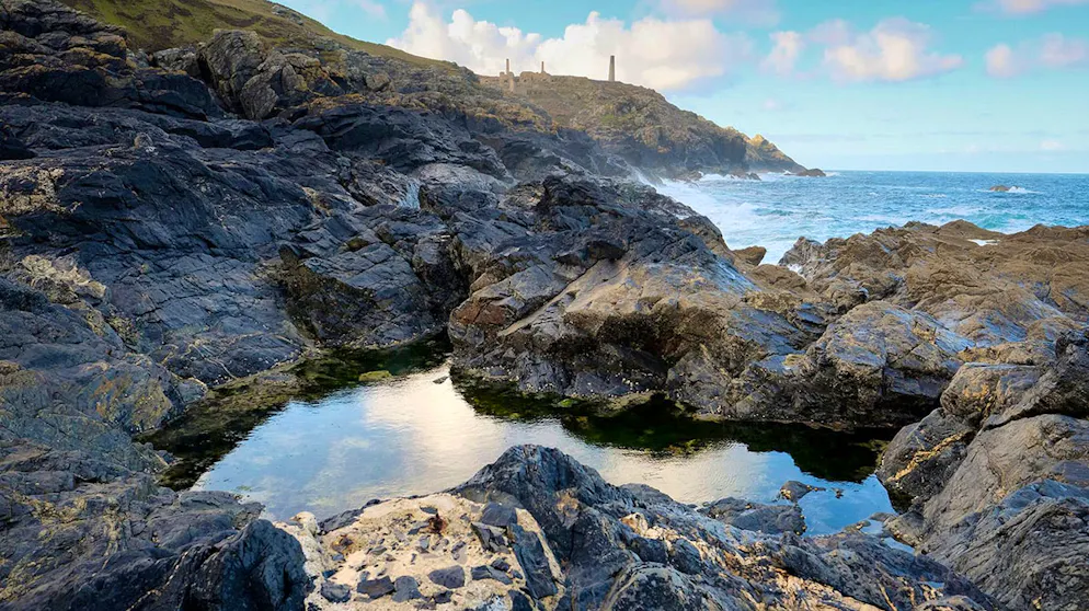 Alte Bergwerke in Cornwall laden heute zum Schwimmen ein. Die abgelegenen Pools im westlichsten Zipfel Englands bieten Ruhe und Privatsphäre. 