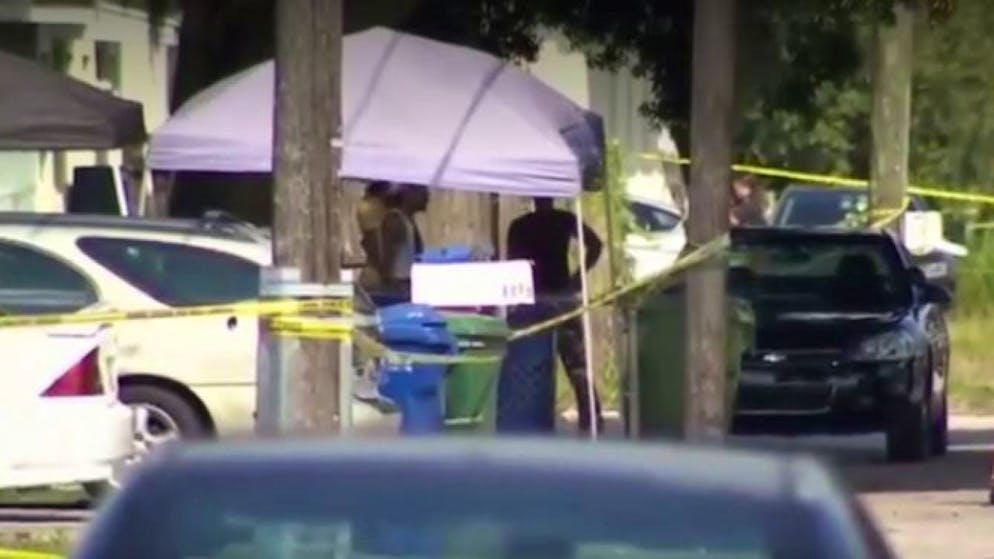 In Georgia il proprietario di una casa ha sparato a tre minorenni, uccidendoli, ritenendo che volessero rapinarlo