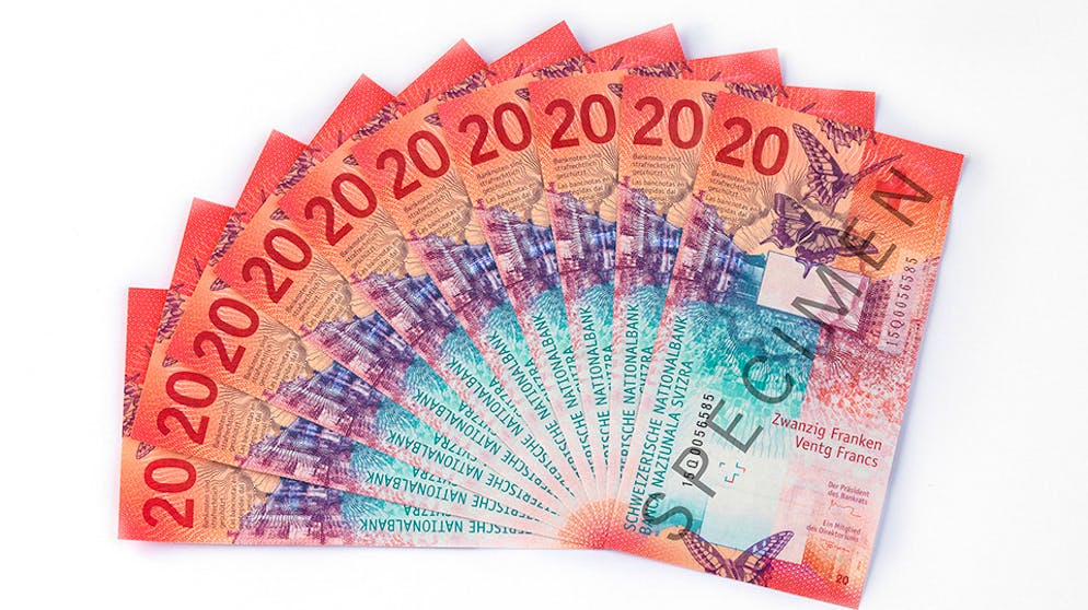 Die neunte Schweizer Banknoten-Serie. Passend dazu findet sich auf der Rückseite der Banknote eine Abbildung der Leinwand auf der Piazza Grande des Filmfestivals Locarno.