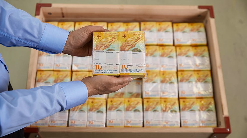 Die neunte Schweizer Banknoten-Serie. Die 10er-Note stellt die organisierende Seite dar, Hauptelement ist die Zeit.