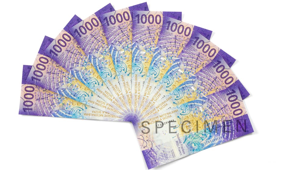 Die neunte Schweizer Banknoten-Serie. Dass auf der Note mit dem höchsten Nennwert mit einem Händedruck eine Geschäftsgeste steht, ist wohl dem Zufall zuzuschreiben.