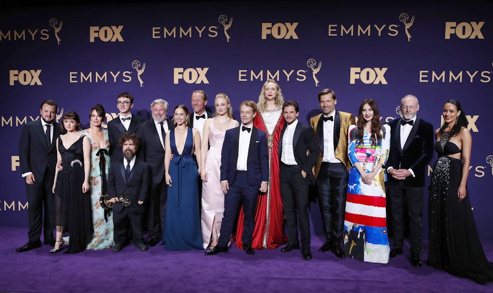 Il numerosissimo cast de «Il trono di spade» sul palco del Microsoft Theater per l'edizione 2019 degli Emmy Awards.