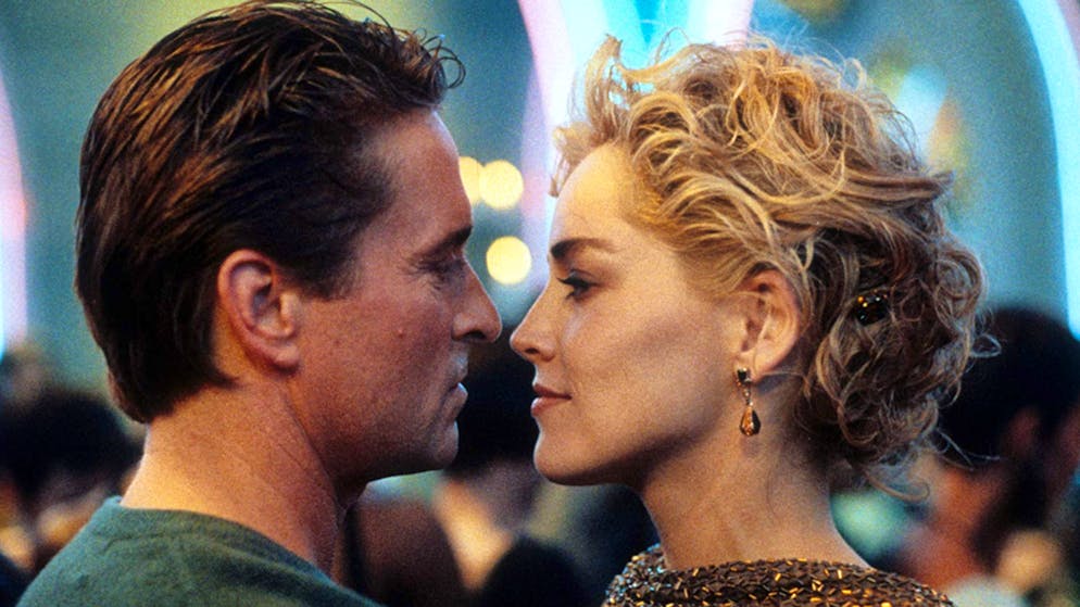 Douglas und Zeta-Jones. In einem weiteren Klassiker findet sich Douglas an der Seite von Sharon Stone: «Basic Instinct» von 1992.