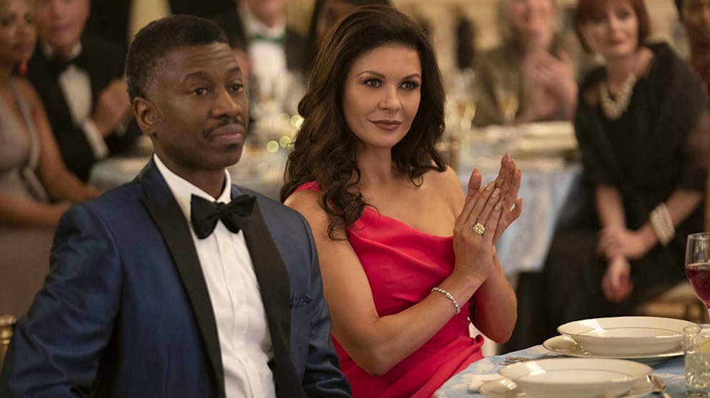 Douglas und Zeta-Jones. Catherine Zeta-Jones (rechts) spielt eine Star-Ausbildnerin bei Schönheitswettbewerben: «Queen America» läuft seit 2018.