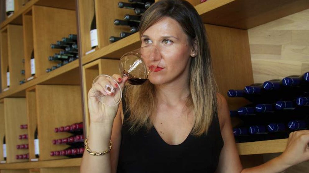 Wie ein Wein eine arme Region reich machte. Marcella Bergese arbeitet beim Weingut Damilano, das Cannubi-Weine produziert.