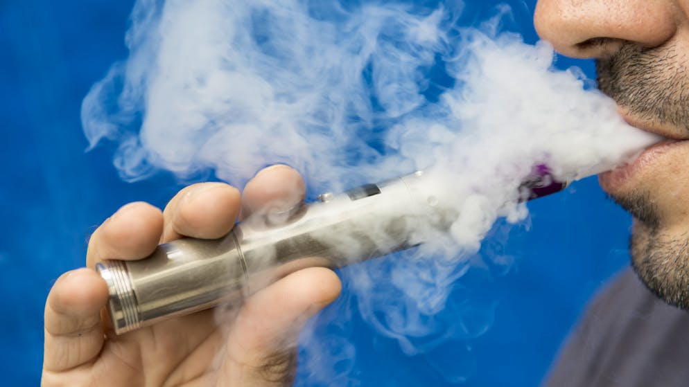 Restriktiverer Umgang mit Tabakprodukten. Das neue Tabakproduktegesetz soll auch den Umgang mit E-Zigaretten restriktiver regeln. (Themenbild)