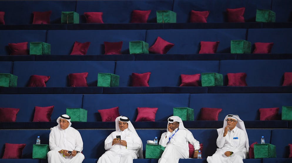 Die besten Bilder der Leichtathletik-WM 2019. Die Scheichs geniessen an ihren Spielen ganz viel Beinfreiheit, denn Zuschauer verirren sich nur wenige in die Stadien. Eigentlich das reinste Trauerspiel ...