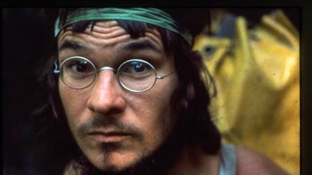 Bruno Manser: Der Film. Der echte Manser: Der Umweltaktivist und Penan-Freund ist seit seiner letzten Reise nach Sarawak im Mai 2000 verschollen. 2005 wurde Manser für tot erklärt.