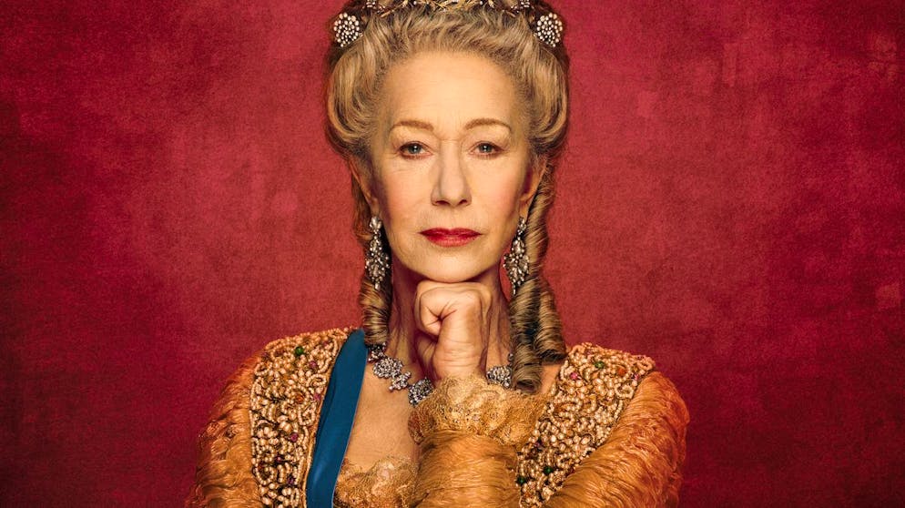 Das sind die Serien-Hits im Oktober. Drei britische Königinnen spielte Helen Mirren im Laufe ihrer Film- und TV-Karriere bereits, nun darf die Oscarpreisträgerin eine russische Zarin porträtieren: In Skys Eigenproduktion «Catherine the Great», die ab 24. Oktober bei Sky Atlantic HD läuft, spielt sie Katharina die Grosse, die ihre Herrschaftsposition mit aller Macht verteidigen will.