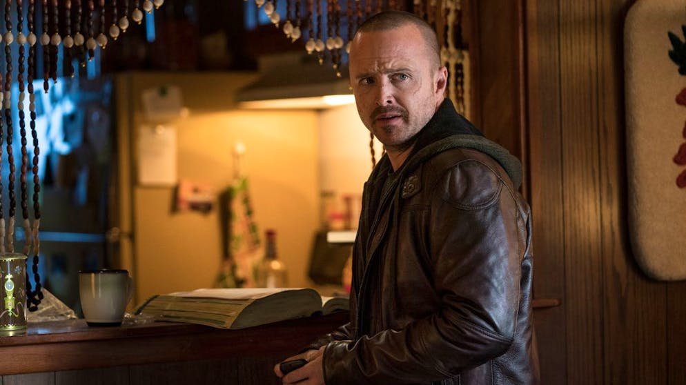 Das sind die Serien-Hits im Oktober. Im Jahr 2013 endete das fesselnde Drogen-Krimi-Drama «Breaking Bad» mit einer fulminanten Schiesserei und vielen Toten. Einer schaffte es allerdings zu überleben: Jesse Pinkman (Aaron Paul). Um ihn und seine Flucht geht es nun auch im Thriller «El Camino – Ein Breaking Bad Film», der ab 11. Oktober auf Netflix verfügbar ist.