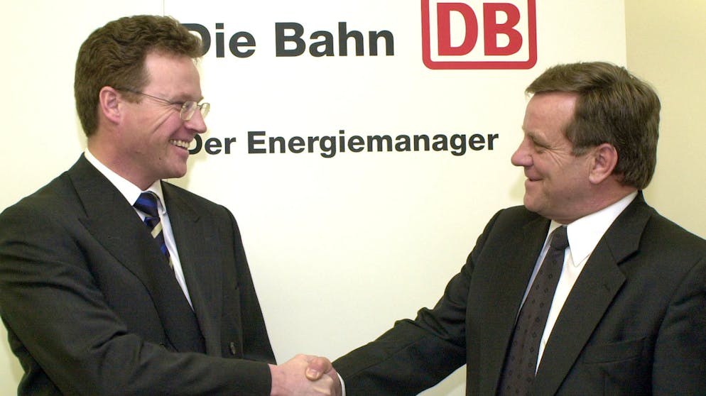 SBB-Chef Andreas Meyer. Meyer (links) im Jahr 2001 mit dem damaligen Vorstandsvorsitzenden der Deutschen Bahn AG Hartmut Mehdorn. Der 1961 in Basel geborene Meyer arbeitete von 1997 bis 2006 in verschiedenen Positionen bei der Deutschen Bahn.