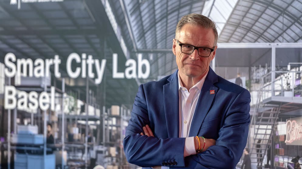 SBB-Chef Andreas Meyer. Der jetzige Rücktritt entspreche seiner «Intention, vor dem 60. Altersjahr eine neue berufliche Phase einzuleiten», erklärte Meyer auf der Medienkonferenz. Der Rücktritt habe auch nichts mit dem tragischen Unfall von Anfang August zu tun. Im Bild: Andreas Meyer an der Eröffnung des Smart City Lab in Basel am Mittwoch, 10. April 2019.