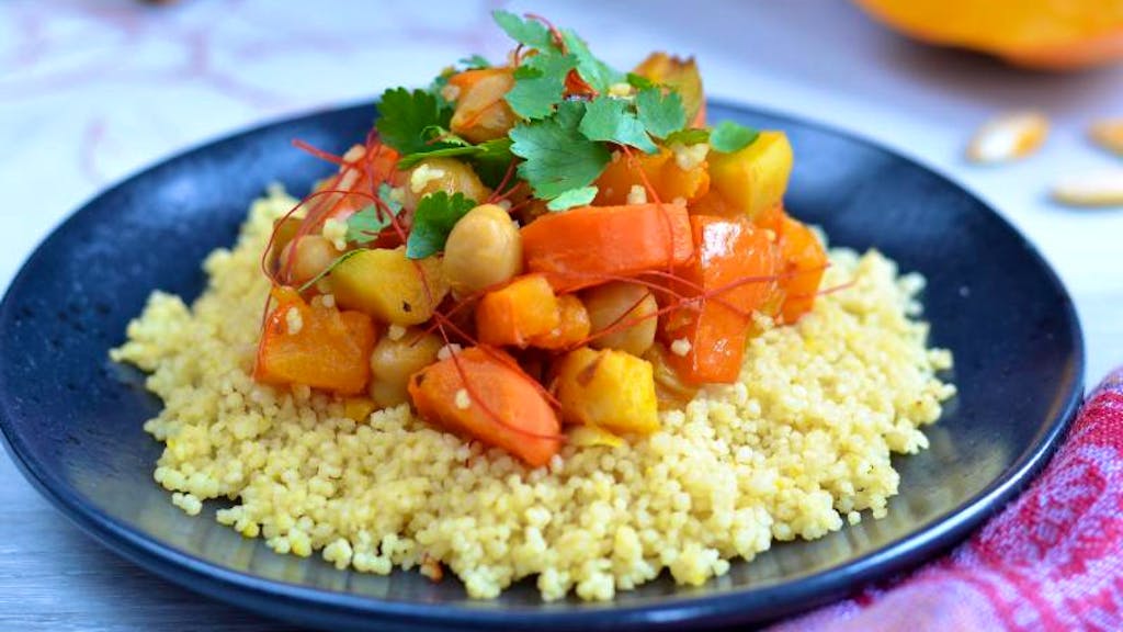 Couscous schmeckt auch im Winter mit Safran, Zimt und Zitrone