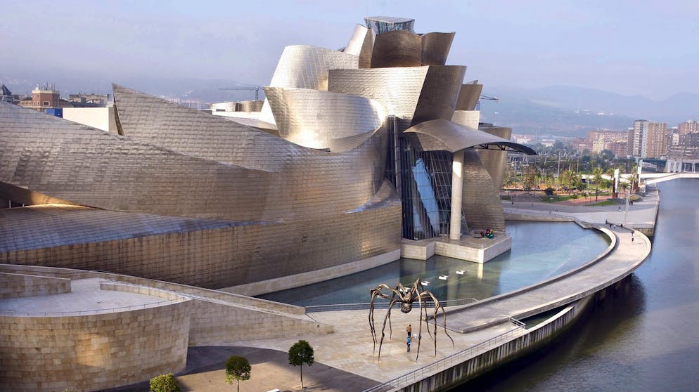 Das sind die Trenddestinationen 2020. Platz acht: Das futuristisch anmutende Guggenheim-Museum des kanadisch-amerikanischen Architekten Frank Owen Gehry verhalf der baskischen Stadt Bilbao zu neuem Glanz.