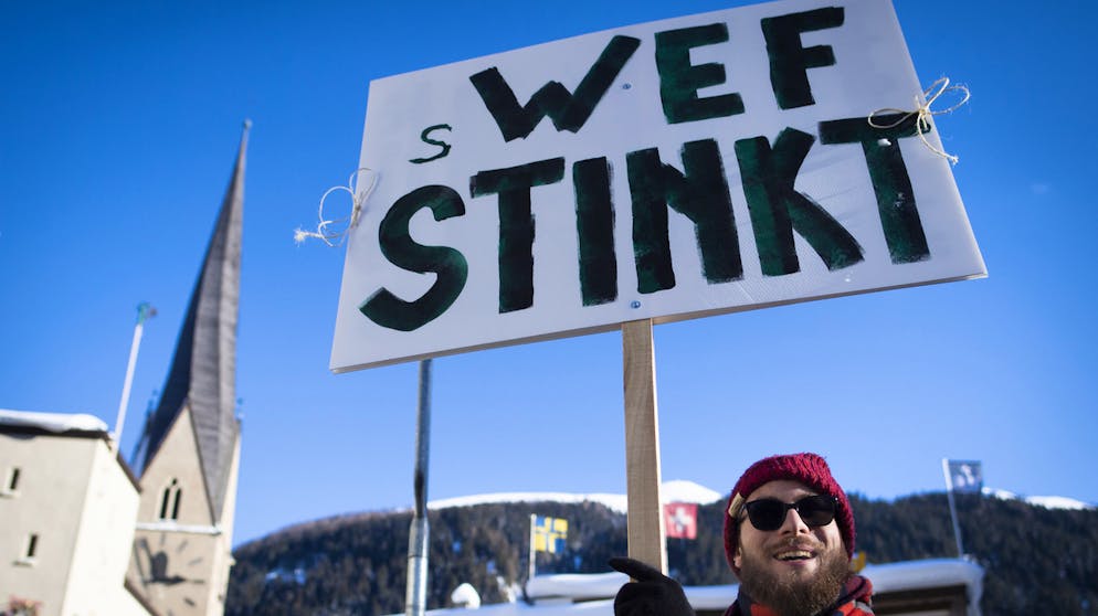 Erinnerung an 2020 – das Grosse WEF-ABC. D: Demonstration, die. Während der WEF-Woche im Januar sind Wörter D. und Davos untrennbar miteinander verbunden. Denn längst nicht allen gefällt, wenn sich die Reichen und Mächtigen treffen.