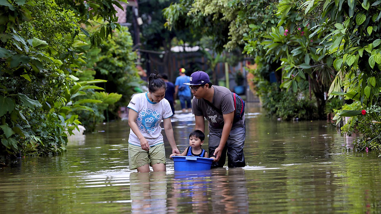 Inondations En Indonésie: Plus De 20 Morts