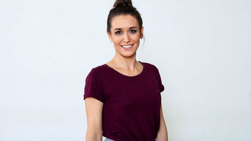 «Darf ich bitten»: Das Training hat begonnen - und 1, 2, 3, 4 …. Die zweite Nummer wird sie mit ihrer Kollegin und WG-Partnerin Annina tanzen.