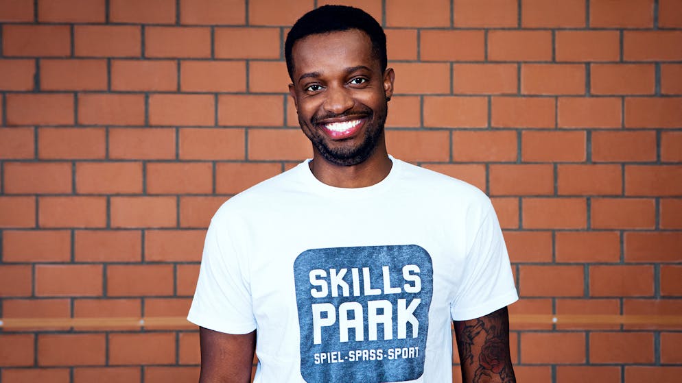 «Darf ich bitten»: Das Training hat begonnen - und 1, 2, 3, 4 …. Performance Nummer zwei tanzt er mit Komiker Rob Spence.