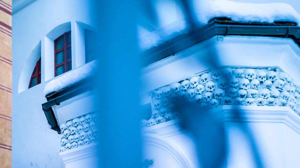 Kolumne. Die Totenköpfe von Vrin