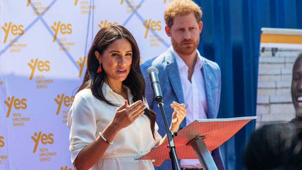 Kolumne am Mittag. Meghan Markle zeigt der Queen den Mittelfinger