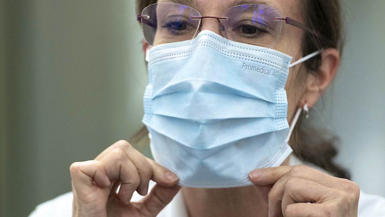 Pandemia. In Ticino Torna L'obbligo Della Mascherina Negli Ospedali ...