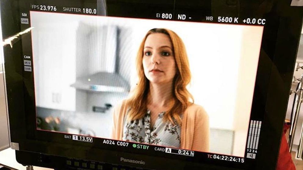 Schweizer in L.A.: Debby Gerber. Debby Gerber kam für einen Sprachaufenthalt nach Los Angeles und entdeckte ihre Liebe zur Schauspielerei.