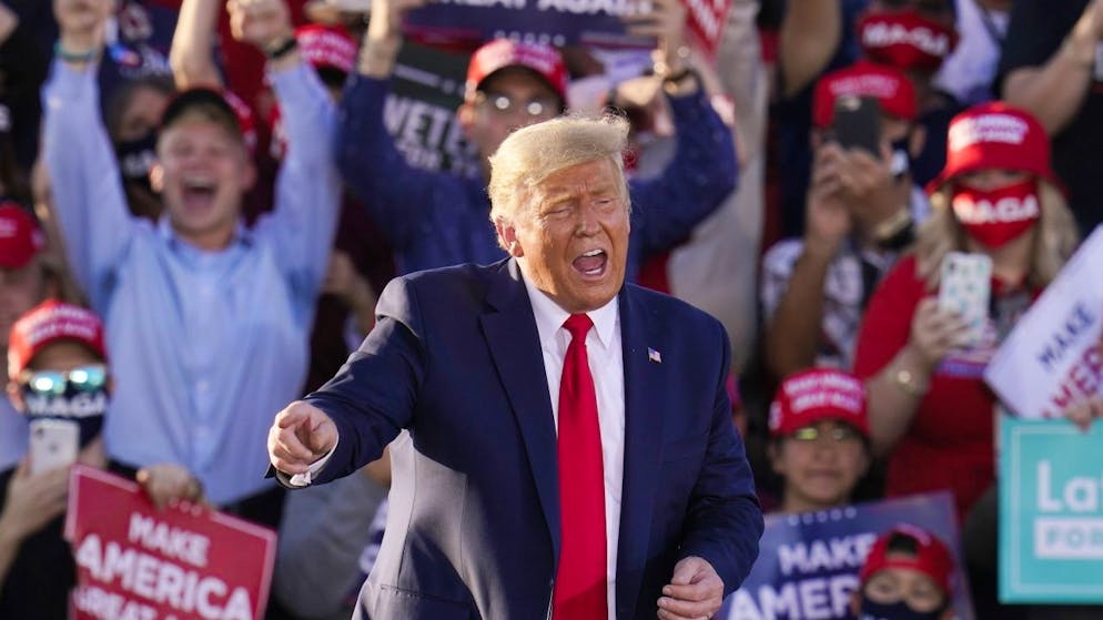 US-Präsident Donald Trump hat Justizminister William Barr zu Korruptionsermittlungen gegen seinen Kontrahenten Joe Biden aufgefordert.