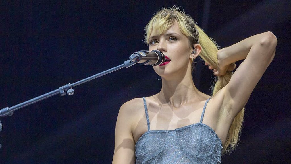 Kolumne am Mittag. Sängerin Angèle – auf den Spuren von Kurt Aeschbacher