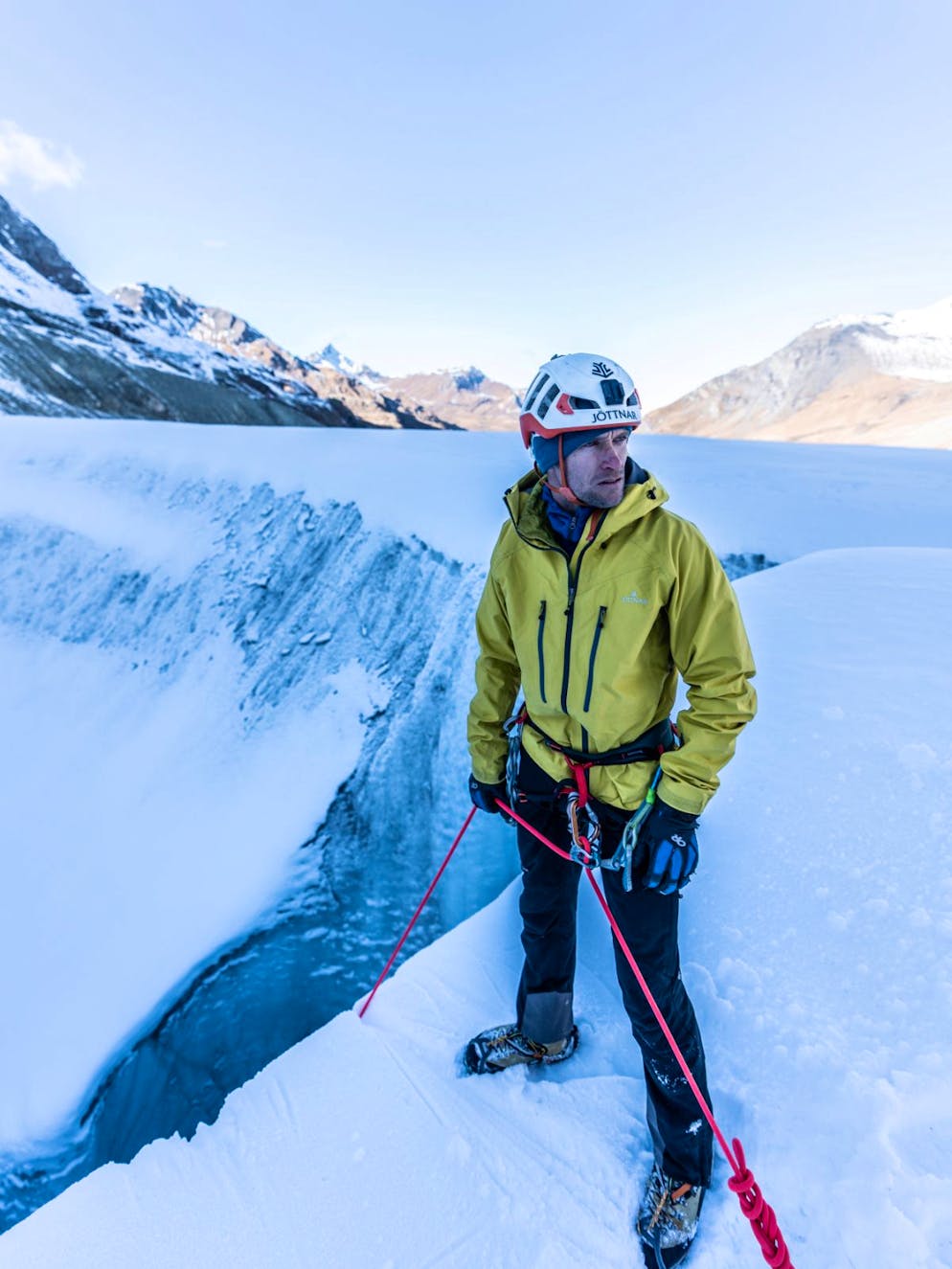 So schön ist Eisklettern im Wallis. Howell schwärmt, die Umgebung sei ihm wie ein «Winter-Wunderland» vorgekommen.
