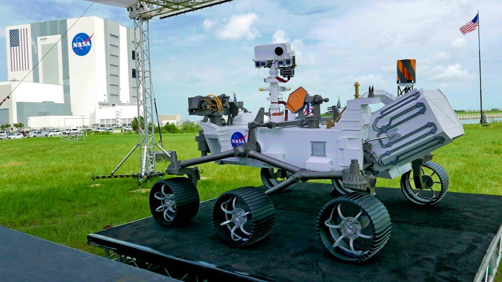 Der Mars-Rover «Perseverance» wird Bodenproben auf dem Roten Planeten nehmen, die dann an die Erde zurückgeschickt werden. (Archivbild)