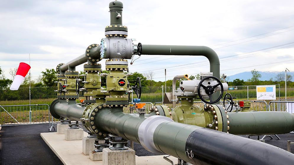 Energie Wasser Bern kann die Preise für Erdgas senken, weil die ewb-Vorlieferantin bei der langfristigen Gasbeschaffung Einsparungen erzielte.