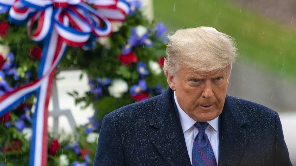 Der amtierende US-Präsident Donald Trump – hier bei einer Veranstaltung am 11. November zum Veterans Day auf dem Arlington National Cemetery – zieht alle Register, um trotz verlorener Wahl an der Macht zu bleiben.
