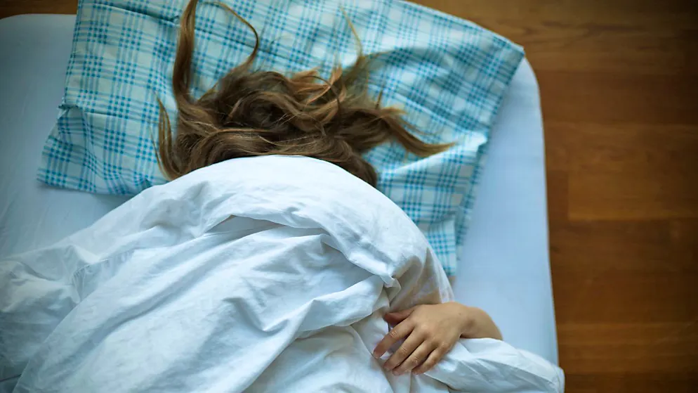 Wichtig für Körper und Geist: genügend Schlaf. Aber eine Schlafposition könnte der Gesundheit sogar mehr schaden als nützen. (Symbolbild)