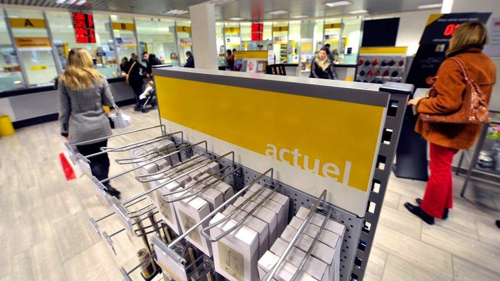 Industry associations take action. Swiss cross at the post office counter causes trouble