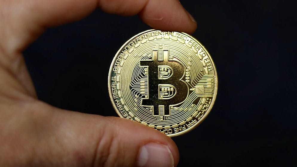 Die Kryptowährung Bitcoin hat erstmals seit drei Jahren wieder den Preis von 18'000 US-Dollar überschritten.