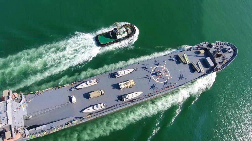 En route : La marine iranienne a fait entrer un nouveau navire de guerre polyvalent à Deinst. Le