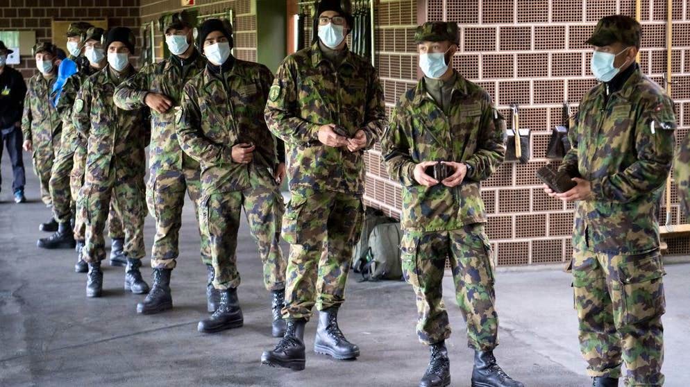 Bien que la confiance de la population envers l’armée n’ait pas augmenté, les Suisses en sont plus satisfaits qu’ils ne l’étaient avant la pandémie.