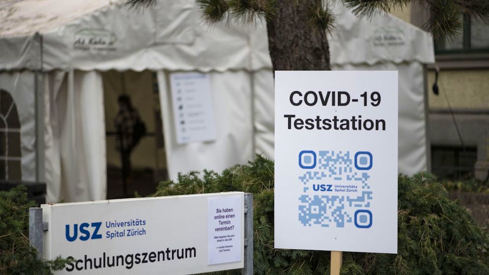 Im Kanton Bern sind innerhalb von 24 Stunden bis Samstag 466 neue positive Covid-19-Tests gemeldet worden. (Themenbild)